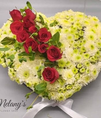 arreglo floral para pesame en forma de corazon - melany flower shop