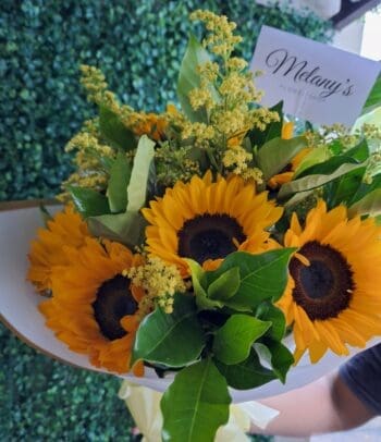 Ramo con girasoles Sukuna